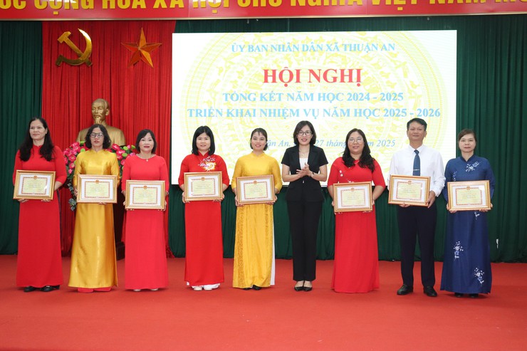 UBND xã Thuận An tổng kết năm học 2024 - 2025; triển khai phương hướng, nhiệm vụ năm học 2025 - 2026- Ảnh 7.