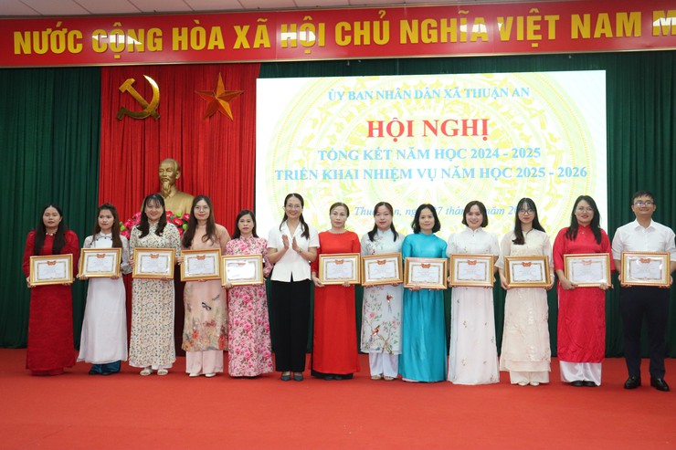UBND xã Thuận An tổng kết năm học 2024 - 2025; triển khai phương hướng, nhiệm vụ năm học 2025 - 2026- Ảnh 8.