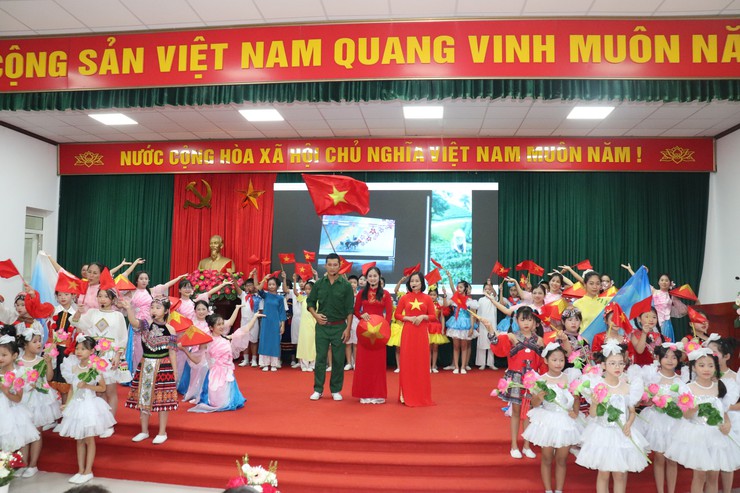 UBND xã Thuận An tổng kết năm học 2024 - 2025; triển khai phương hướng, nhiệm vụ năm học 2025 - 2026- Ảnh 13.