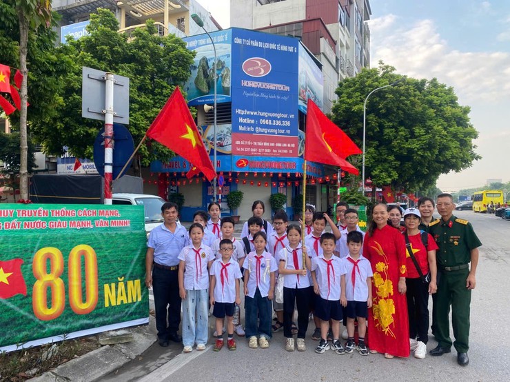 Đông Anh chỉnh trang cảnh quan chào mừng 80 năm Quốc khánh- Ảnh 3.
