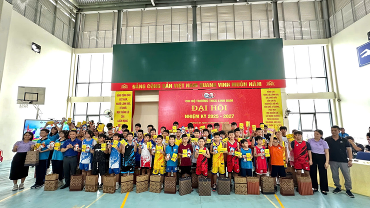 Trường THCS Linh Đàm tổ chức thành công giải bóng rổ học sinh 3x3 - Ảnh 3.