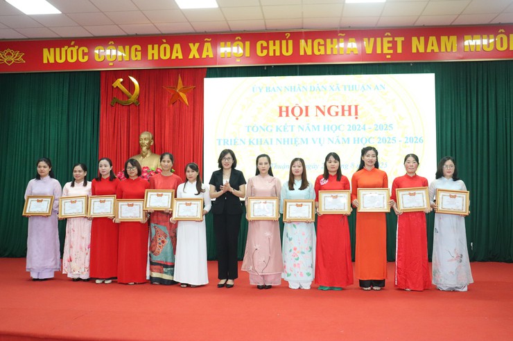 UBND xã Thuận An tổng kết năm học 2024 - 2025; triển khai phương hướng, nhiệm vụ năm học 2025 - 2026- Ảnh 10.