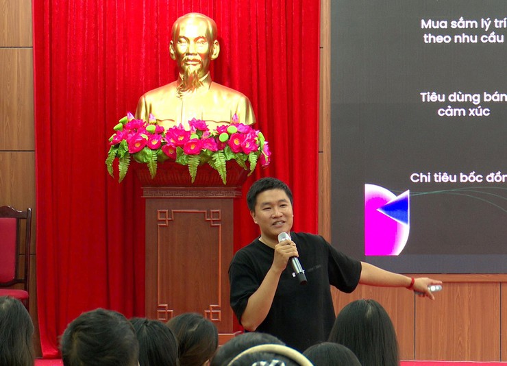 TẬP HUẤN KỸ NĂNG XÂY DỰNG KÊNH BÁN HÀNG CÙNG TICKTOKER DUY MUỐI- Ảnh 1.