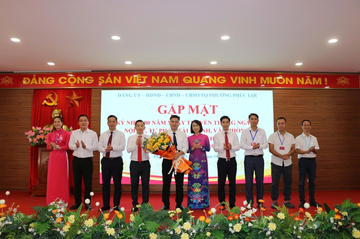 Quyết tâm xây dựng phường Phúc Lợi phát triển, gần dân, sát dân, phục vụ Nhân dân- Ảnh 6.