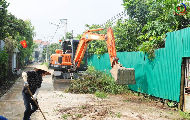 Đoàn kiểm tra số 2 chấm điểm cuộc thi “Giữ gìn thôn sáng, xanh, sạch, đẹp, an toàn” tháng 8/2025- Ảnh 8.