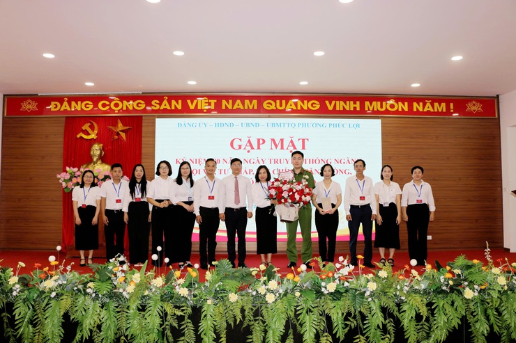 Quyết tâm xây dựng phường Phúc Lợi phát triển, gần dân, sát dân, phục vụ Nhân dân- Ảnh 7.