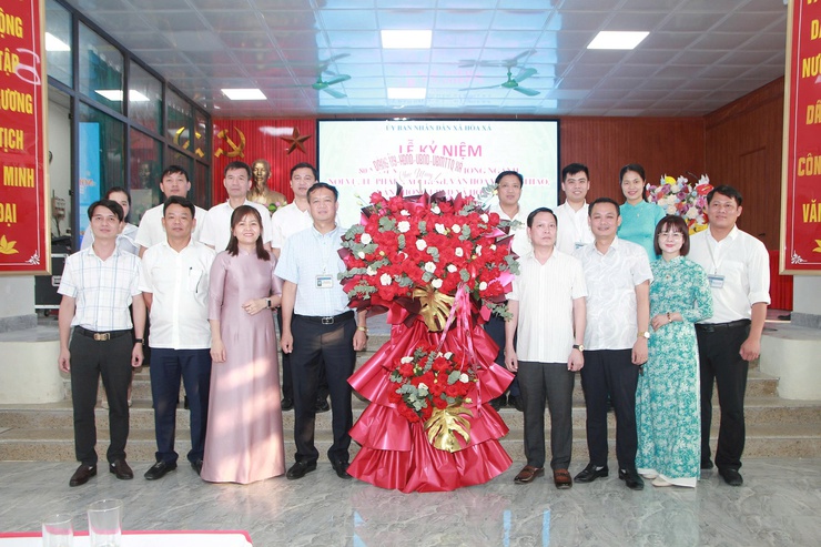 Hoà Xá gặp mặt kỷ niệm 80 năm ngày truyền thống ngành Nội vụ, Tư pháp, Tài chính, Văn hoá và Thể thao, Văn phòng UBND xã (28/8/1945 – 28/8/2025)- Ảnh 7.