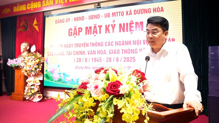 Xã Dương Hoà tổ chức Gặp mặt kỷ niệm 80 năm ngày truyền thống ngành nội vụ, tư pháp, tài chính, Văn hoá, Giao thông, Văn phòng- Ảnh 3.