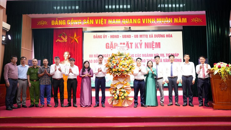 Xã Dương Hoà tổ chức Gặp mặt kỷ niệm 80 năm ngày truyền thống ngành nội vụ, tư pháp, tài chính, Văn hoá, Giao thông, Văn phòng- Ảnh 7.