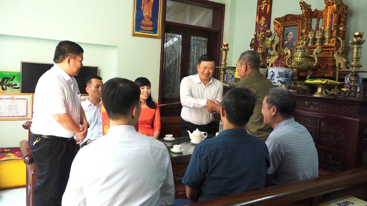 LÃNH ĐẠO XÃ DÂN HÒA THĂM, TẶNG QUÀ CÁC GIA ĐÌNH CHÍNH SÁCH DỊP QUỐC KHÁNH 2/9- Ảnh 2.