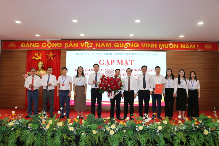 Quyết tâm xây dựng phường Phúc Lợi phát triển, gần dân, sát dân, phục vụ Nhân dân- Ảnh 3.