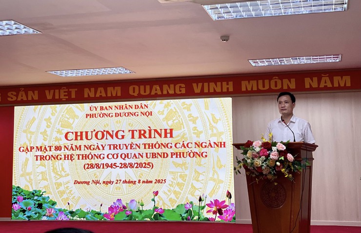 Phường Dương Nội gặp mặt kỷ niệm 80 năm ngày truyền thống các ngành trong hệ thống cơ quan UBND phường - Ảnh 2.