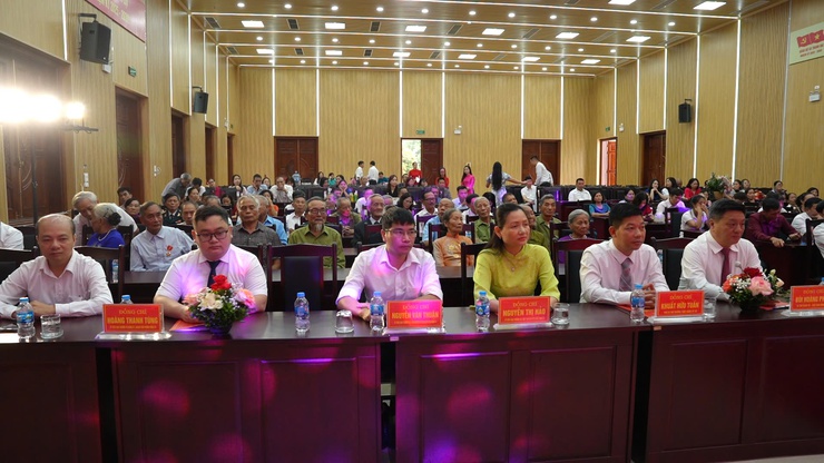 Xã Thanh Oai: 56 đảng viên được trao tặng huy hiệu Đảng đợt 2/9/2025- Ảnh 4.