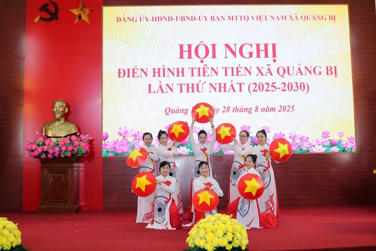 Đảng ủy – HĐND – UBND – UB MTTQ Việt Nam xã Quảng Bị tổ chức Hội nghị điển hình tiên tiến lần thứ nhất, giai đoạn 2025-2030- Ảnh 4.