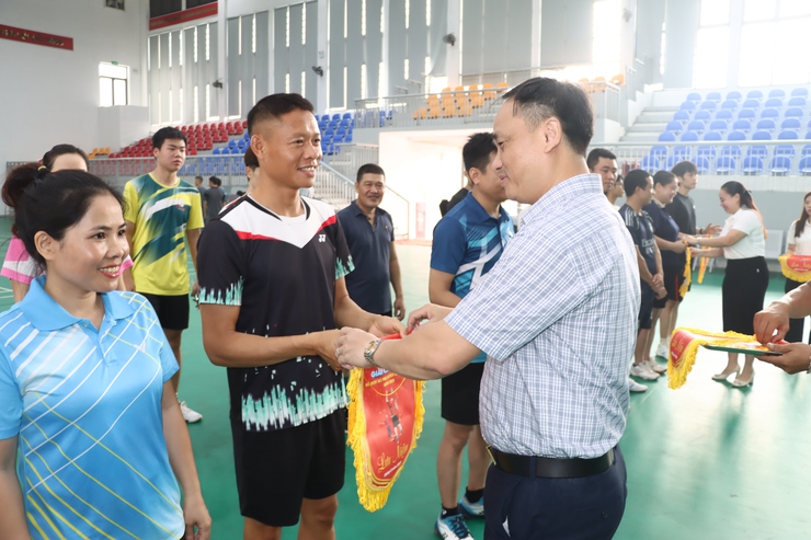 PHÚ XUYÊN: TỔ CHỨC THÀNH CÔNG GIẢI CẦU LÔNG VÔ ĐỊCH NĂM 2025- Ảnh 2.