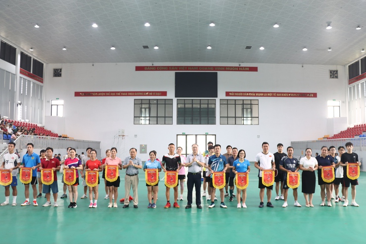 PHÚ XUYÊN: TỔ CHỨC THÀNH CÔNG GIẢI CẦU LÔNG VÔ ĐỊCH NĂM 2025- Ảnh 4.
