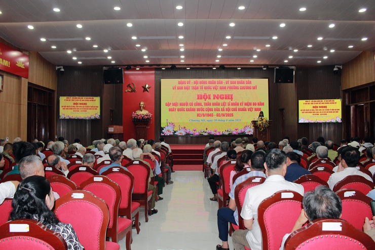 Chương Mỹ gặp mặt, tri ân người có công, thân nhân liệt sĩ nhân kỷ niệm 80 năm Quốc khánh nước CHXHCN Việt Nam (02/9/1945 – 02/9/2025)- Ảnh 1.