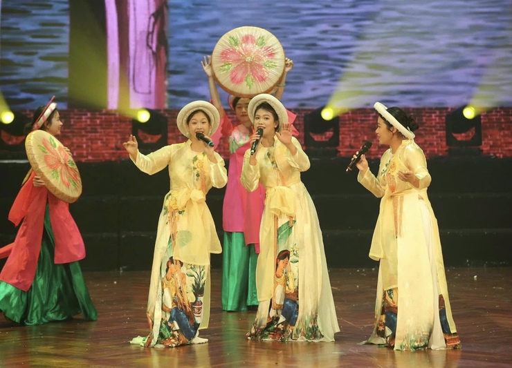 Em Đặng Thị Huyền – nữ sinh trẻ tài năng, nhiệt huyết với các hoạt động văn hóa, nghệ thuật- Ảnh 4.