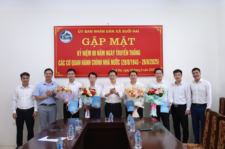 Xã Suối Hai: Gặp mặt kỷ niệm 80 năm Ngày truyền thống các cơ quan hành chính nhà nước (28/8/1945 – 28/8/2025- Ảnh 3.