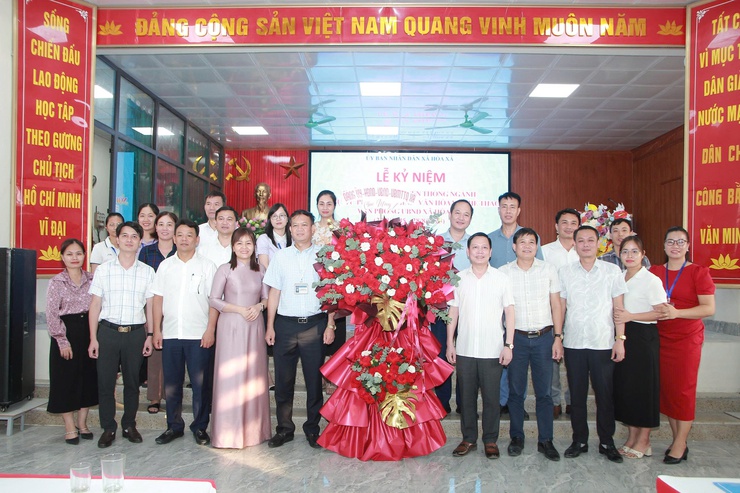 Hoà Xá gặp mặt kỷ niệm 80 năm ngày truyền thống ngành Nội vụ, Tư pháp, Tài chính, Văn hoá và Thể thao, Văn phòng UBND xã (28/8/1945 – 28/8/2025)- Ảnh 4.