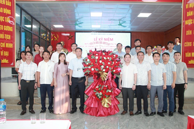 Hoà Xá gặp mặt kỷ niệm 80 năm ngày truyền thống ngành Nội vụ, Tư pháp, Tài chính, Văn hoá và Thể thao, Văn phòng UBND xã (28/8/1945 – 28/8/2025)- Ảnh 5.
