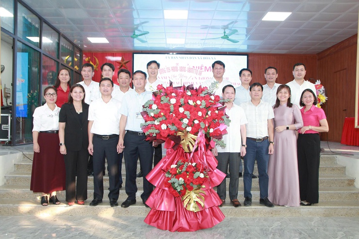 Hoà Xá gặp mặt kỷ niệm 80 năm ngày truyền thống ngành Nội vụ, Tư pháp, Tài chính, Văn hoá và Thể thao, Văn phòng UBND xã (28/8/1945 – 28/8/2025)- Ảnh 6.