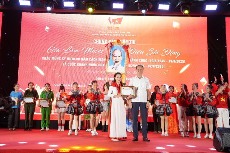 Sôi động chung khảo cuộc thi “Gia Lâm moves – vũ điệu sôi động” lần thứ nhất- Ảnh 6. Sôi động chung khảo cuộc thi “Gia Lâm moves – vũ điệu sôi động” lần thứ nhất- Ảnh 6.