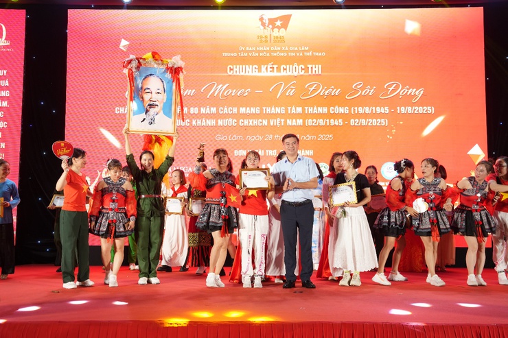 Sôi động chung khảo cuộc thi “Gia Lâm moves – vũ điệu sôi động” lần thứ nhất- Ảnh 7. Sôi động chung khảo cuộc thi “Gia Lâm moves – vũ điệu sôi động” lần thứ nhất- Ảnh 7.