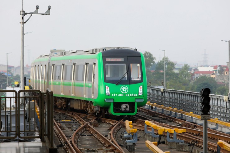 Miễn tiền vé xe buýt và đường sắt đô thị dịp Quốc khánh 2/9- Ảnh 1.