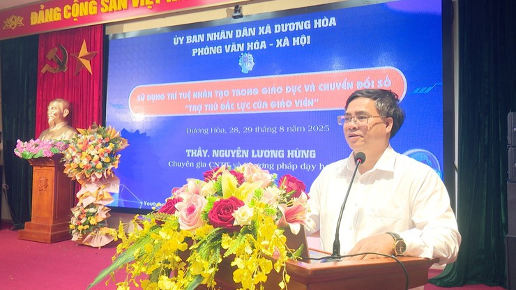 Tập huấn Chuyên đề “Sử dụng trí tuệ nhân tạo AI trong dạy học và chuyển đổi số” cho cán bộ quản lý, giáo viên các cơ sở giáo dục trên địa bàn xã Dương Hòa năm 2025- Ảnh 3.