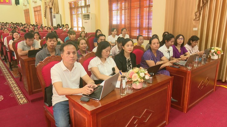 Tập huấn Chuyên đề “Sử dụng trí tuệ nhân tạo AI trong dạy học và chuyển đổi số” cho cán bộ quản lý, giáo viên các cơ sở giáo dục trên địa bàn xã Dương Hòa năm 2025- Ảnh 5.
