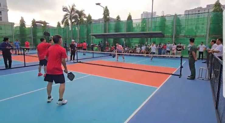 PHƯỜNG ĐÔNG NGẠC TỔ CHỨC GIAO LƯU PICKLEBALL CHÀO MỪNG 80 CÁCH MẠNG THÁNG TÁM VÀ QUỐC KHÁNH (02/9/1945-02/9/2025); CHÀO MỪNG THÀNH CÔNG ĐẠI HỘI ĐẠI BIỂU ĐẢNG BỘ PHƯỜNG ĐÔNG NGẠC LẦN THỨ I, NHIỆM KỲ 2025 - 2030- Ảnh 5.