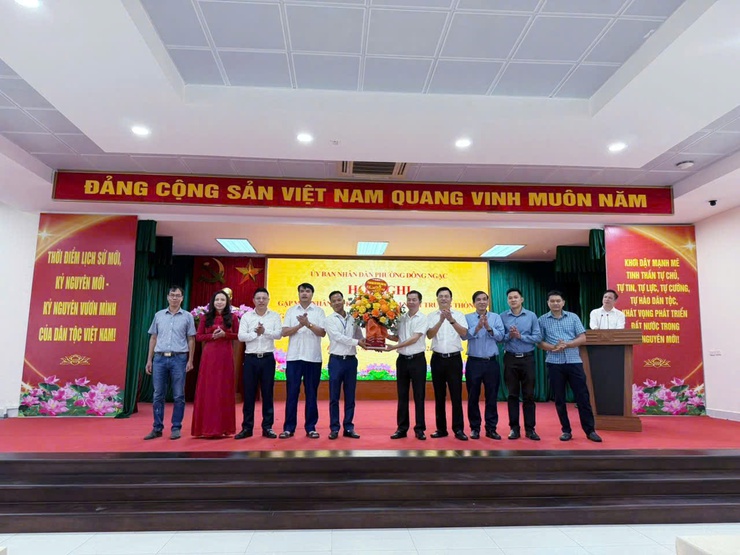 PHƯỜNG ĐÔNG NGẠC TỔ CHỨC GẶP MẶT NHÂN DỊP KỶ NIỆM 80 NĂM NGÀY TRUYỀN THỐNG NGÀNH NỘI VỤ, VĂN PHÒNG, TƯ PHÁP, VĂN HÓA, TÀI CHÍNH (28/8/1945 – 28/8/2025)- Ảnh 7.