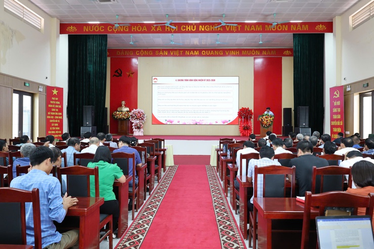 MTTQ xã Tiến Thắng tổ chức hội nghị lấy ý kiến góp ý dự thảo Báo cáo chính trị trình Đại hội MTTQ Việt Nam cấp xã nhiệm kỳ 2025 – 2030- Ảnh 1.