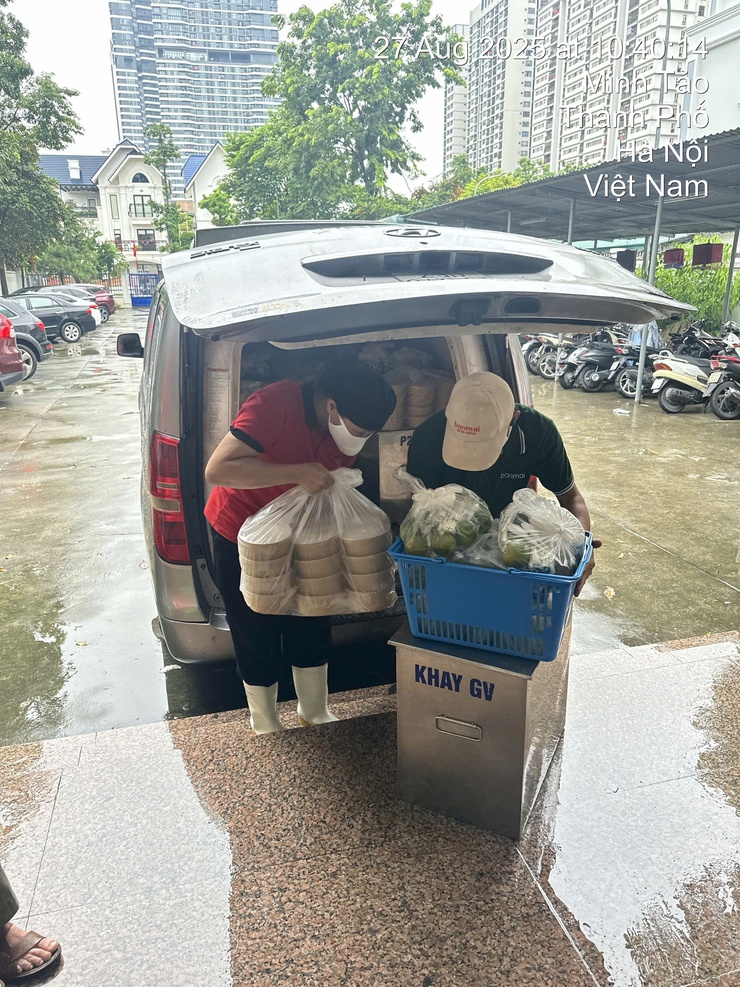 Phường Xuân Đỉnh bảo đảm hàng nghìn suất ăn phục vụ lực lượng làm nhiệm vụ bảo vệ Lễ kỷ niệm và Quốc khánh 2/9- Ảnh 3.