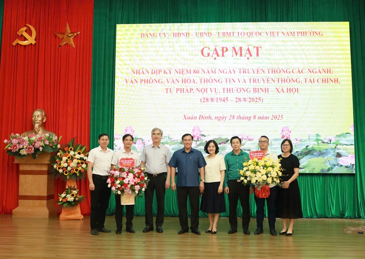 Phường Xuân Đỉnh: Tiếp tục vững bước trên chặng đường mới- Ảnh 4.