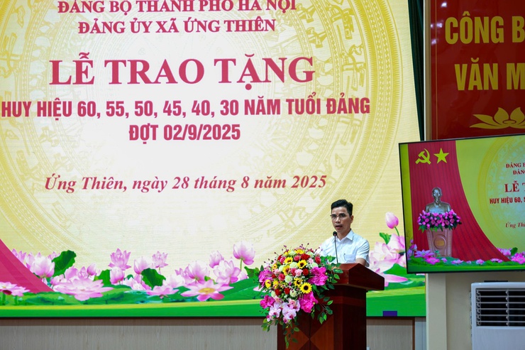Lễ trao tặng Huy hiệu Đảng và Quán Triệt, triển khai Nghị quyết Đại hội đại biểu Đảng bộ xã Ứng Thiên lần thứ I, nhiệm kỳ 2025-2030- Ảnh 12.