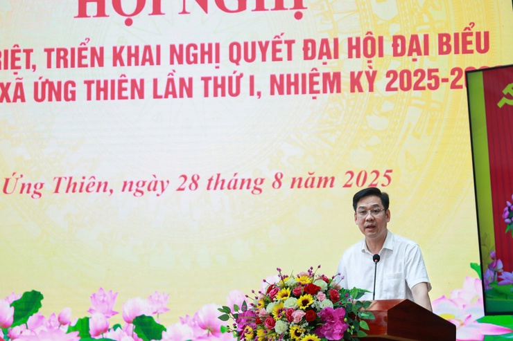 Lễ trao tặng Huy hiệu Đảng và Quán Triệt, triển khai Nghị quyết Đại hội đại biểu Đảng bộ xã Ứng Thiên lần thứ I, nhiệm kỳ 2025-2030- Ảnh 5.