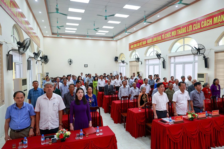 Lễ trao tặng Huy hiệu Đảng và Quán Triệt, triển khai Nghị quyết Đại hội đại biểu Đảng bộ xã Ứng Thiên lần thứ I, nhiệm kỳ 2025-2030- Ảnh 22.