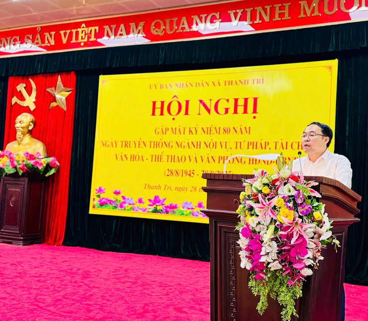 Xã Thanh Trì tri ân và tiếp bước: Gặp mặt kỷ niệm 80 năm các ngành Nội vụ, Tư pháp, Tài chính, Văn hóa - Thể thao và Văn phòng HĐND - UBND  (28/8/1945 - 28/8/2025)- Ảnh 8.