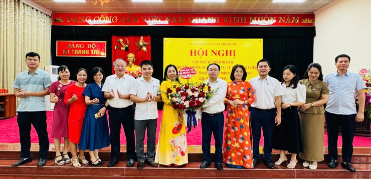 Xã Thanh Trì tri ân và tiếp bước: Gặp mặt kỷ niệm 80 năm các ngành Nội vụ, Tư pháp, Tài chính, Văn hóa - Thể thao và Văn phòng HĐND - UBND  (28/8/1945 - 28/8/2025)- Ảnh 7.