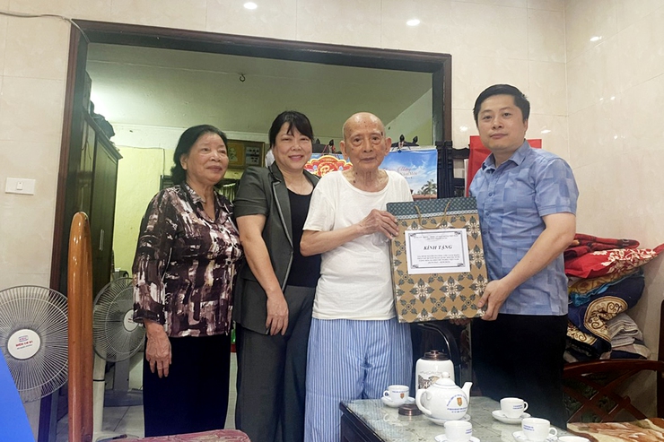 Phường Thanh Xuân tri ân các đối tượng chính sách và người có công với cách mạng - Ảnh 3.