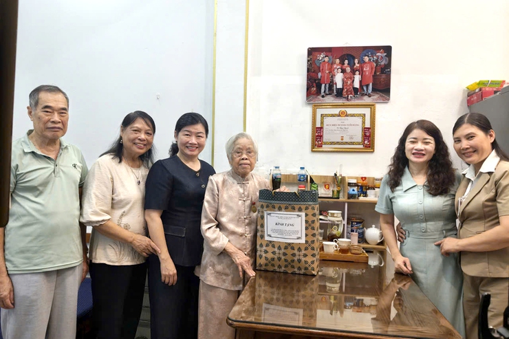 Phường Thanh Xuân tri ân các đối tượng chính sách và người có công với cách mạng - Ảnh 7.