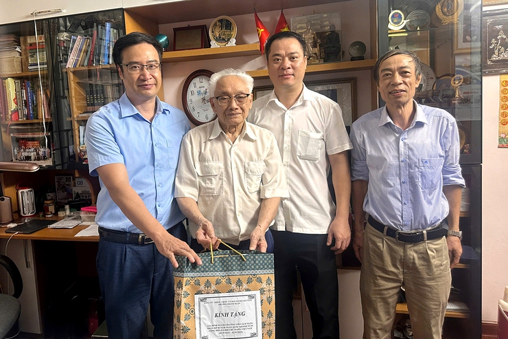 Phường Thanh Xuân tri ân các đối tượng chính sách và người có công với cách mạng - Ảnh 8.