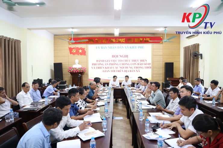 UBND xã Kiều Phú tổ chức hội nghị đánh giá công tác ứng phó phòng chống bão số 5 và triển khai nhiệm vụ trọng tâm trong thời gian tới- Ảnh 1.