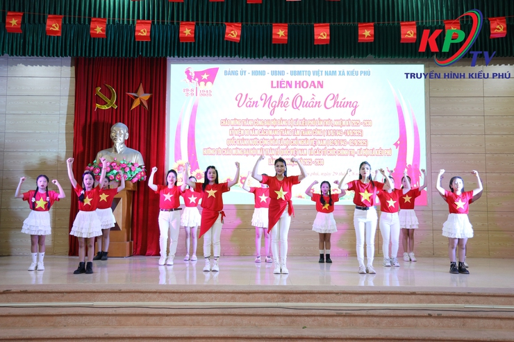 Xã Kiều Phú tổ chức Đêm liên hoan văn nghệ quần chúng chào mừng thành công Đại hội đại biểu Đảng bộ xã lần thứ nhất, nhiệm kỳ 2025 – 2030 và kỷ niệm 80 năm Cách mạng Tháng Tám thành công, Quốc khánh 2/9- Ảnh 10.