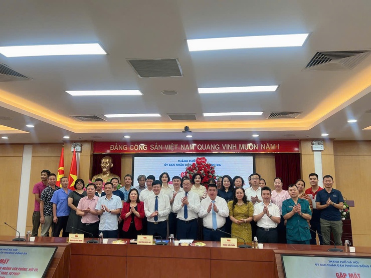 Phường Đống Đa tổ chức gặp mặt kỷ niệm 80 năm Ngày truyền thống của các ngành- Ảnh 1.