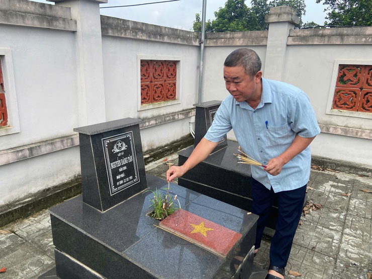 Lãnh đạo xã Phú Cát dâng hương tưởng niệm các anh hùng liệt sĩ nhân kỷ niệm 80 năm Quốc khánh 2/9- Ảnh 25.