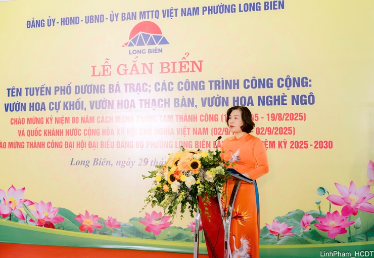 Phường Long Biên gắn biển tên tuyến phố, công trình công cộng chào mừng Quốc khánh 2/9- Ảnh 2.