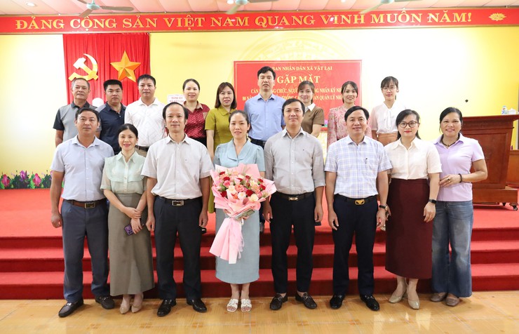 UBND xã Vật Lại gặp mặt cán bộ, công chức, viên chức, người lao động nhân kỷ niệm 80 năm ngày truyền thống các cơ quan quản lý nhà nước (28/8/1945 - 28/8/2025)- Ảnh 4.